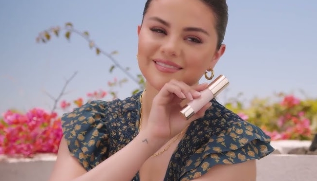 selena gomez bronzer